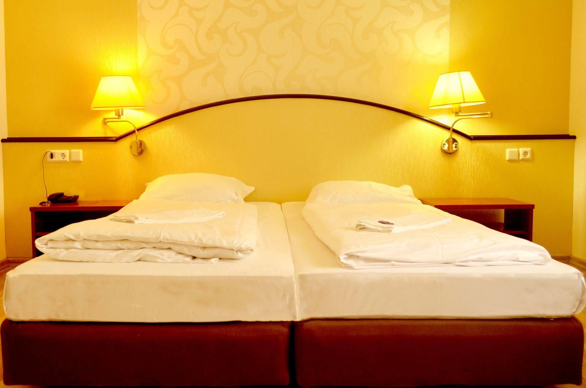 As Hotel Göttingen Eksteriør billede