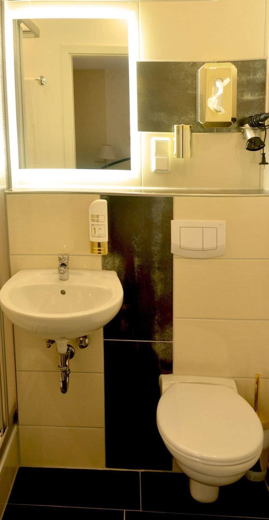 As Hotel Göttingen Eksteriør billede