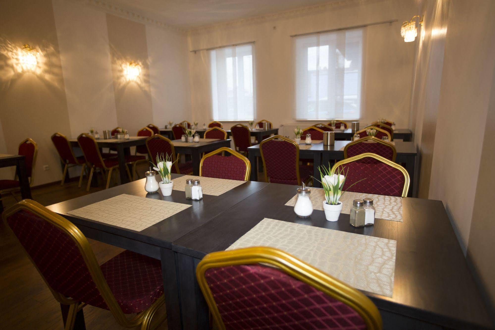 As Hotel Göttingen Eksteriør billede