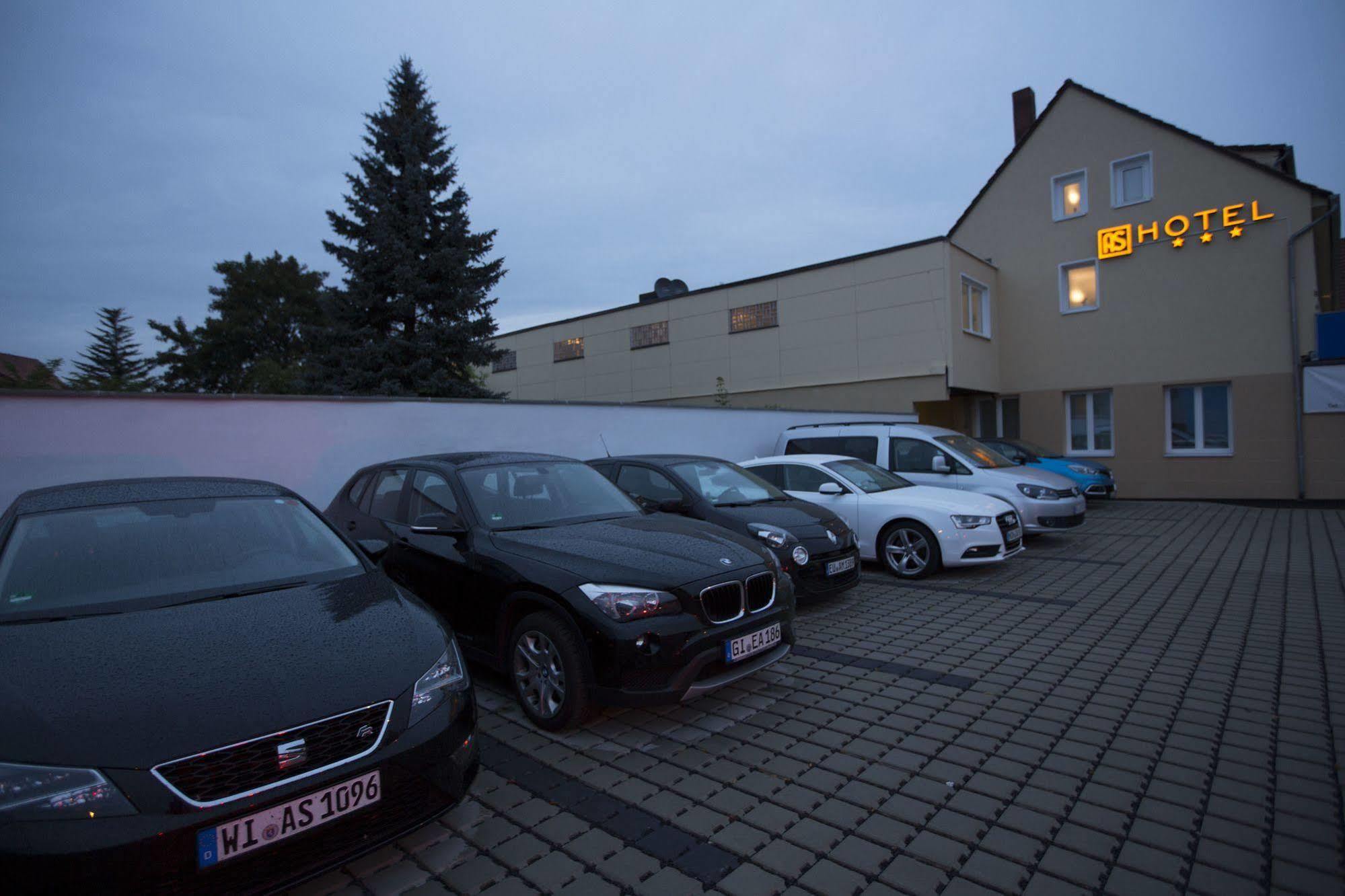 As Hotel Göttingen Eksteriør billede